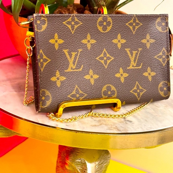 Louis Vuitton Brown Monogram Clutch - Picture 13 of 13